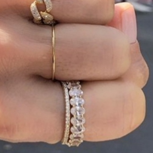 18k Oval Swarovski rose gold eternity band - Picture 7 of 10